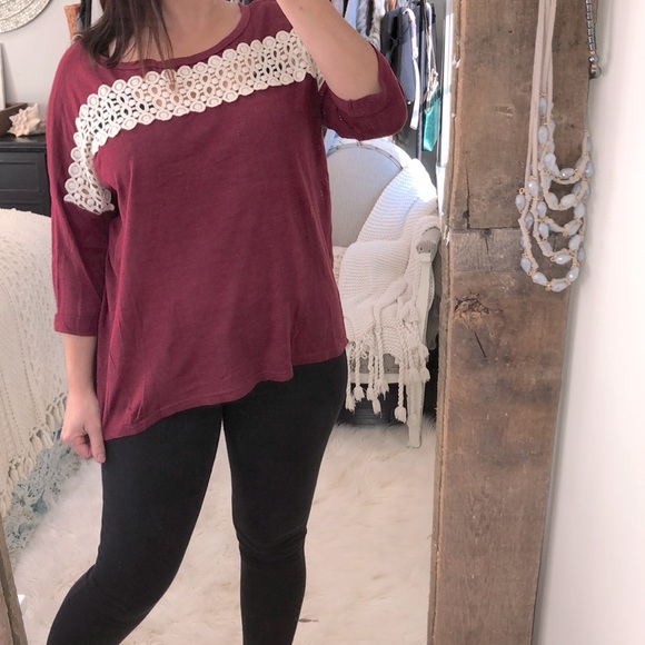 Umgee burgundy lace crochet boho top size small - Picture 2 of 6
